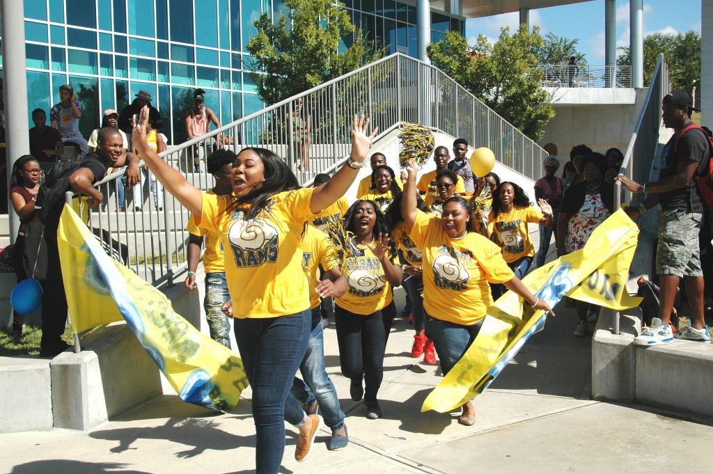 Albany State University turns city blue and gold Events set for 2017 Homecoming celebration
